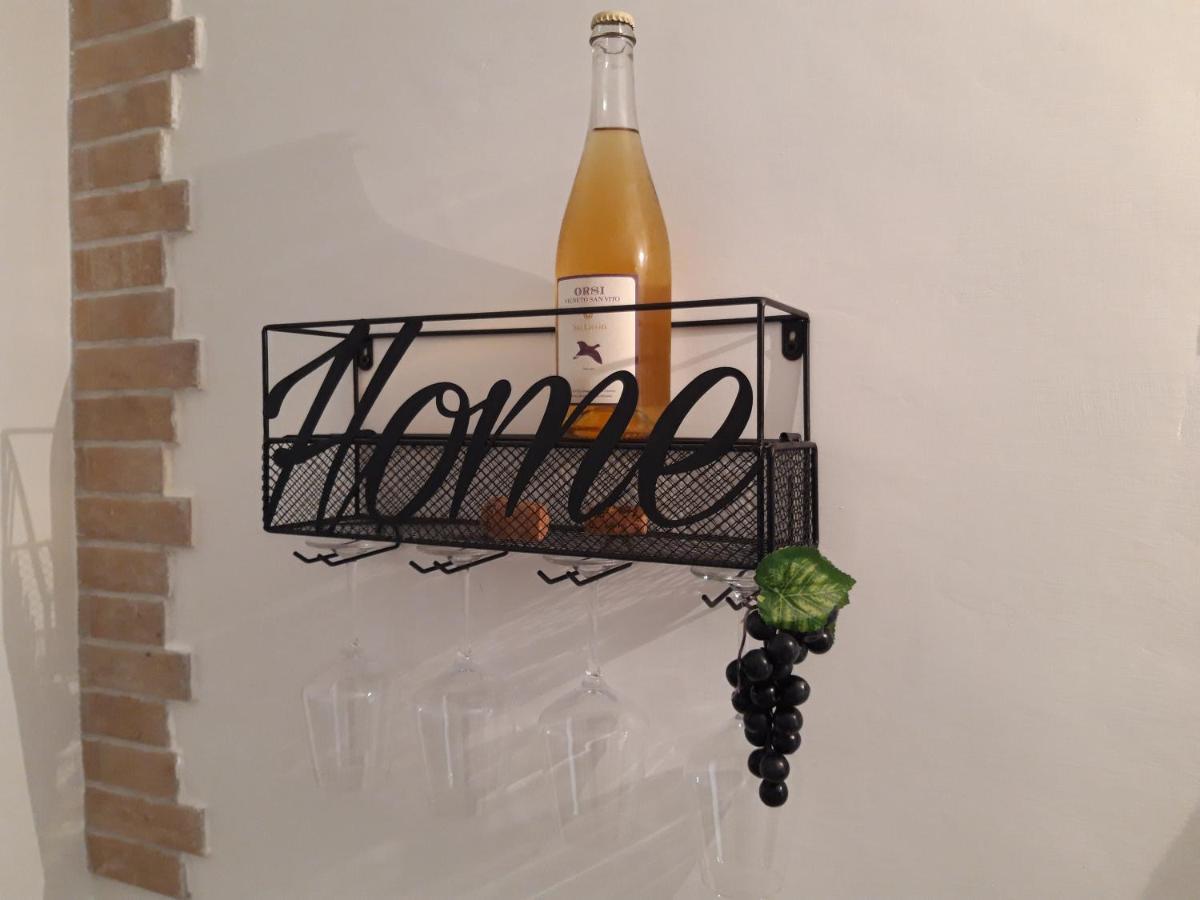In Vino Veritas Σουλμόνα Εξωτερικό φωτογραφία