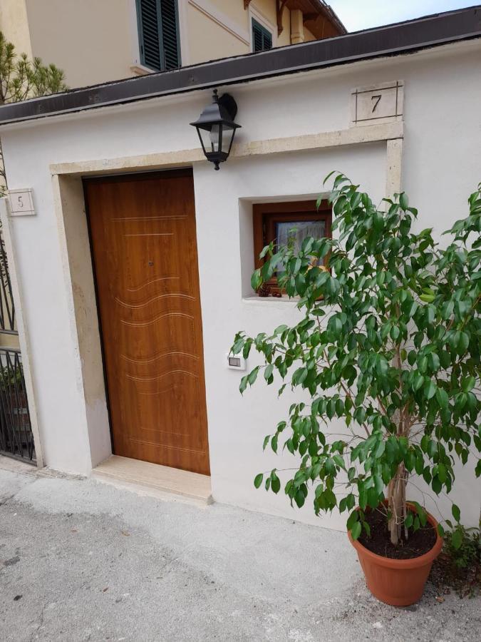 In Vino Veritas Σουλμόνα Εξωτερικό φωτογραφία